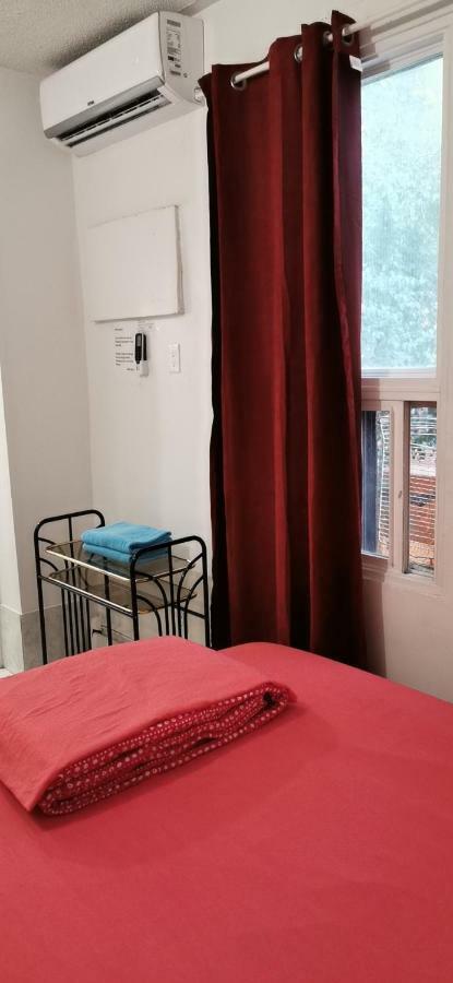University Apartment Toronto Exterior photo